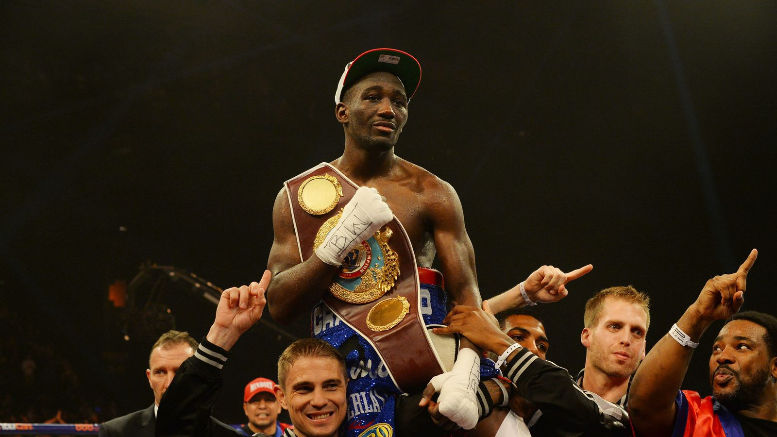 Crawford says Alvarez was “carrying” Munguia