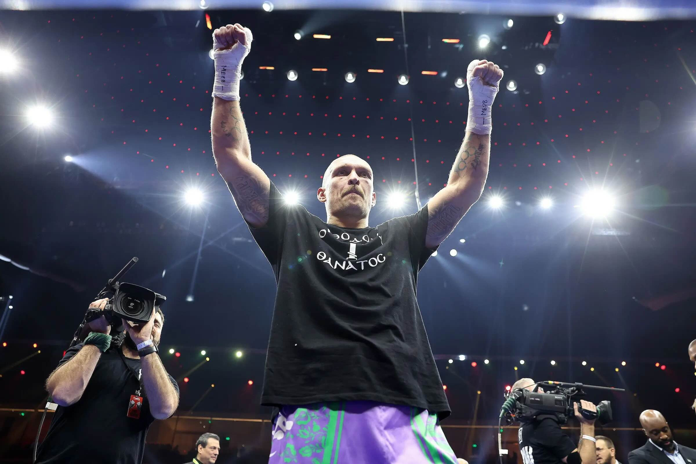 Usyk vacates WBO heavyweight title. Will he not fight Wardley?