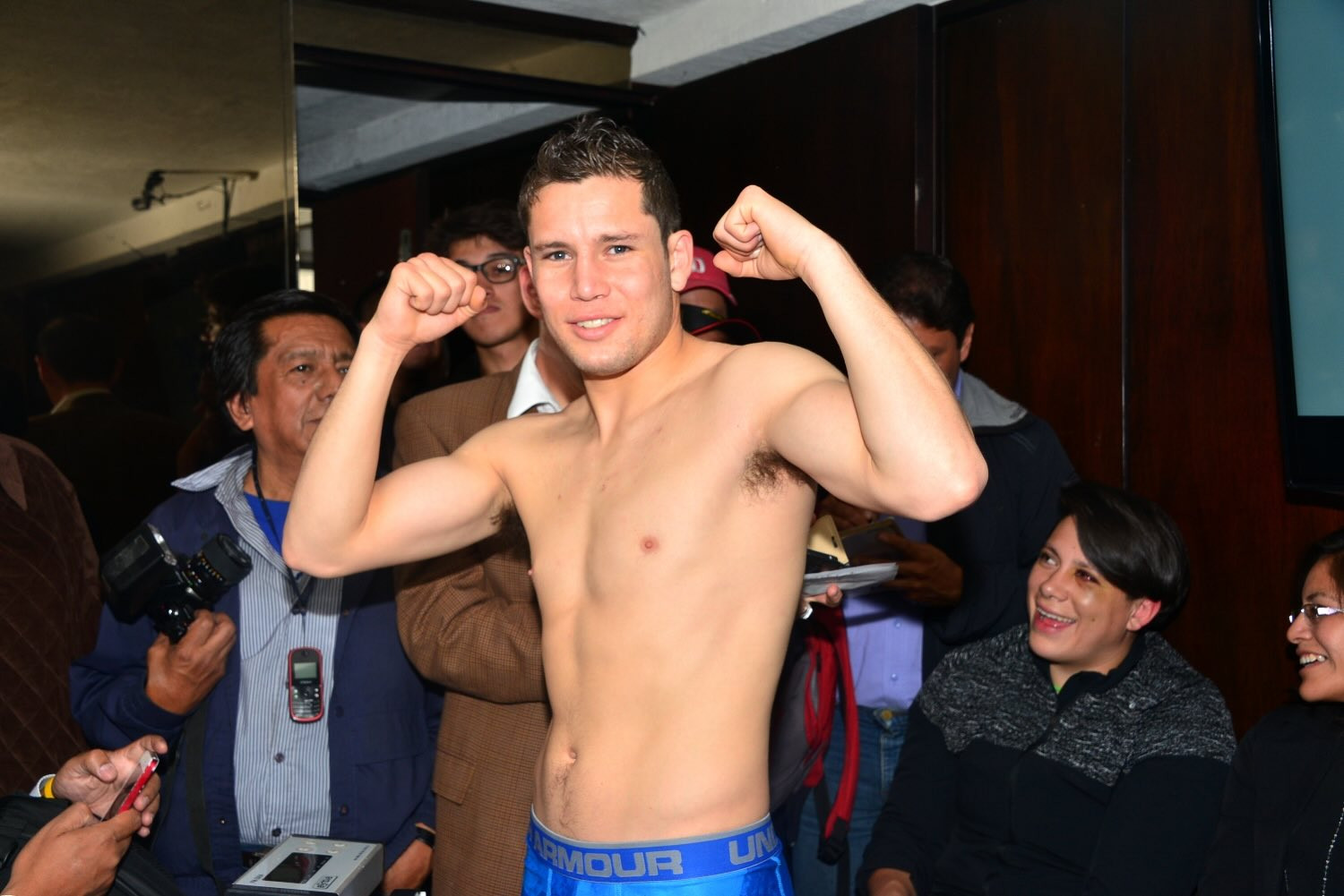 Former WBC champion retires